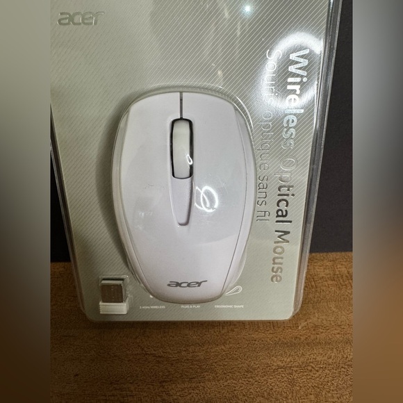 NIB Acer M501 Wireless Mouse Certified by Works With Chromebook White (AMR800W) - Picture 3 of 6